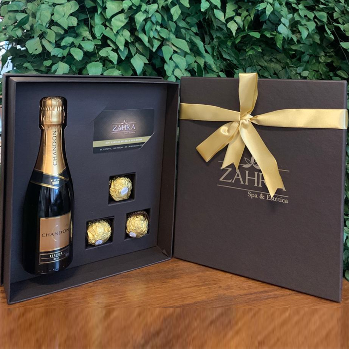 Adicione em seu presente uma linda caixa luxuosa